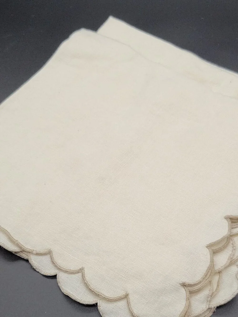 Vintage Classic Floral Embroidered Linen Square Napkins Scalloped Edge Set of 2